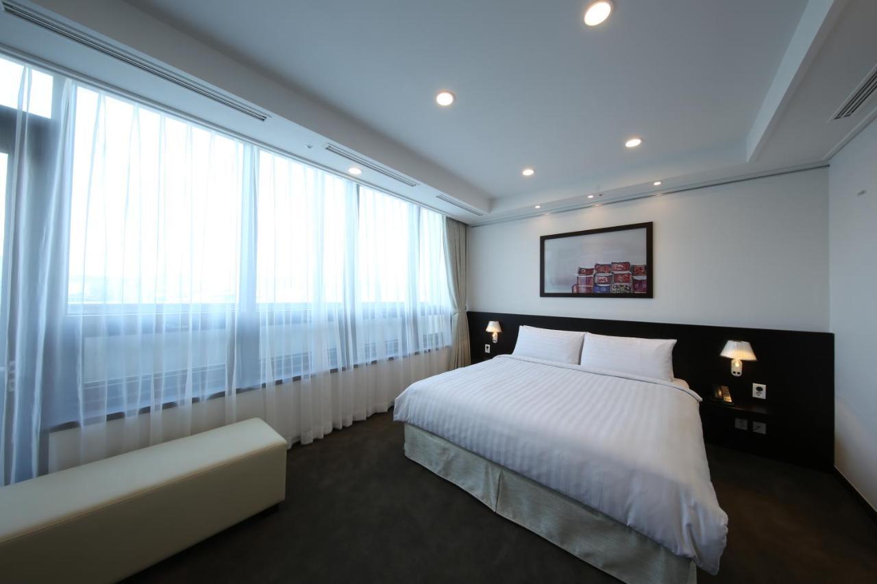 โอราไก อินซาดง สวีท Aparthotel โซล ภายนอก รูปภาพ